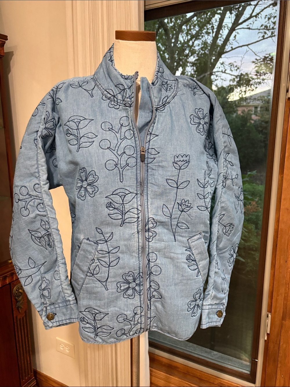 Chambray Blue Floral embroidered  zip front Jacket OVERSIZED size S pockets NWOT